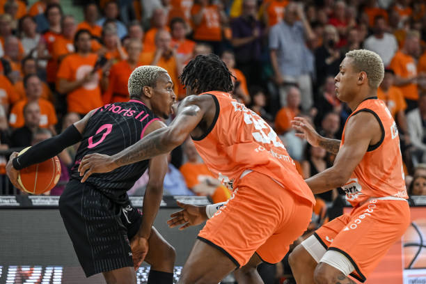 与利物浦的 与利物浦的