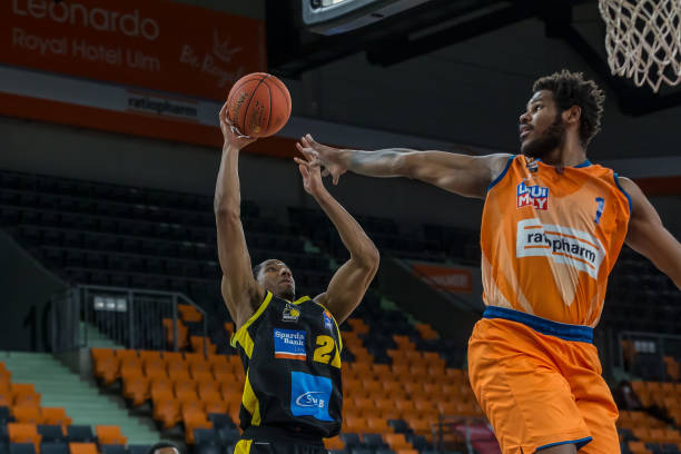 对抗赛中 对抗赛中