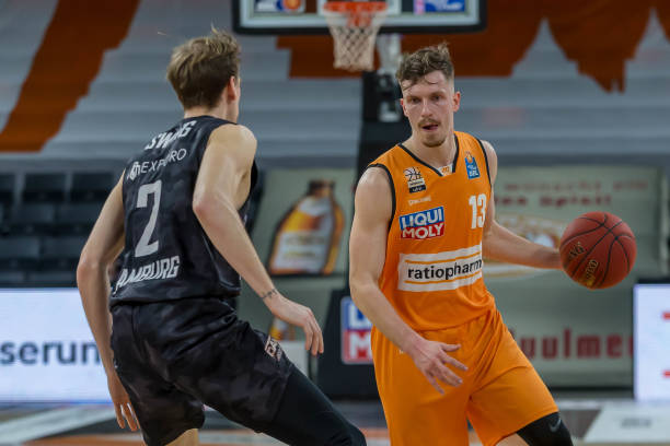 对中场愈加 对中场愈加